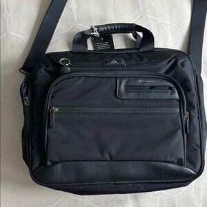 Brenthaven Elliot Deluxe Laptop Brief Bag